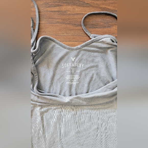 American Eagle Peek-a-Boo Grey Flowy Short Sleeved Blouse Size Large - Picture 4 of 10